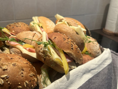 Modern möteslokal Skövde med smörgåsar